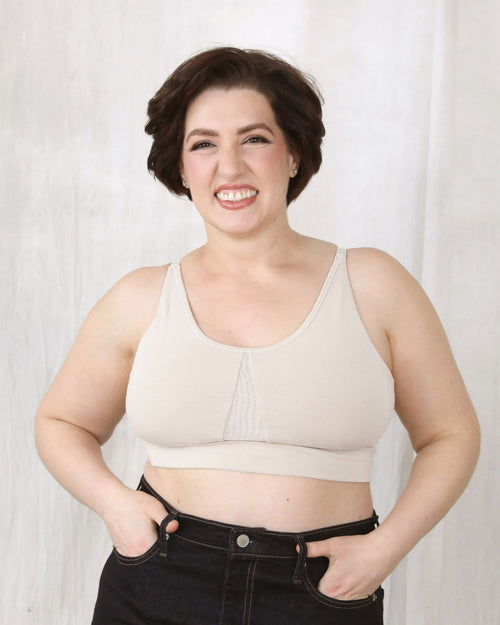 Oat / Flat & pocketed leisure bra with mesh panel sides and underwire free design front view