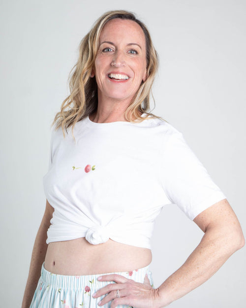 White & booberry relaxed t-shirt for uniboobs